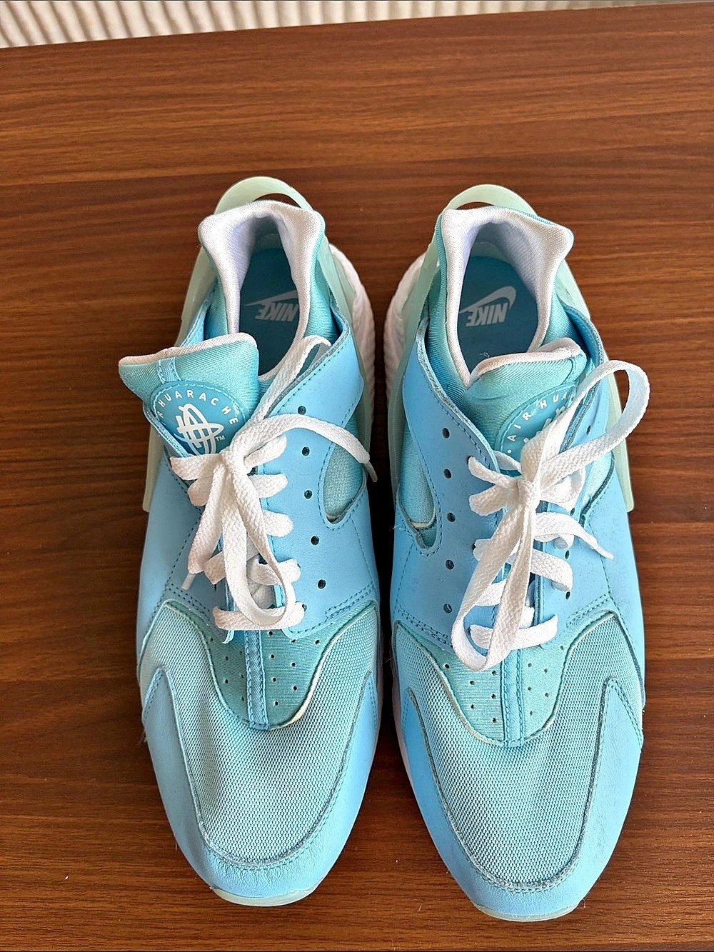 Nike Blue & White Sneakers Hurricanes